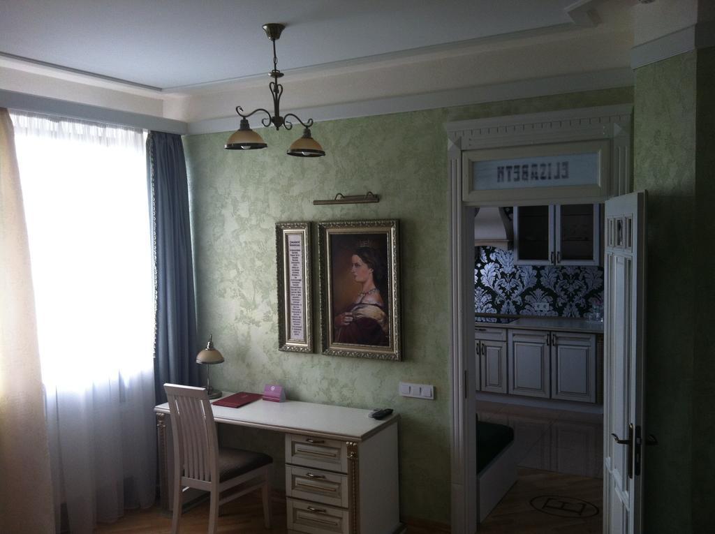 Fontush Boutique Hotel Iwano-Frankiwsk Pokój zdjęcie