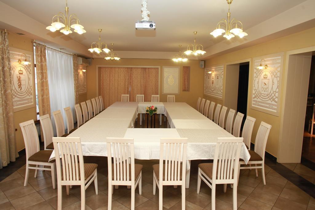Fontush Boutique Hotel Iwano-Frankiwsk Zewnętrze zdjęcie