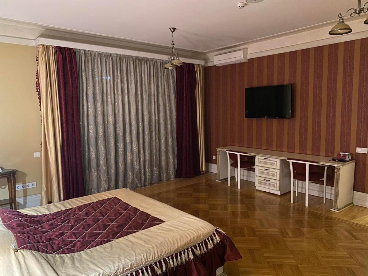 Fontush Boutique Hotel Iwano-Frankiwsk Zewnętrze zdjęcie