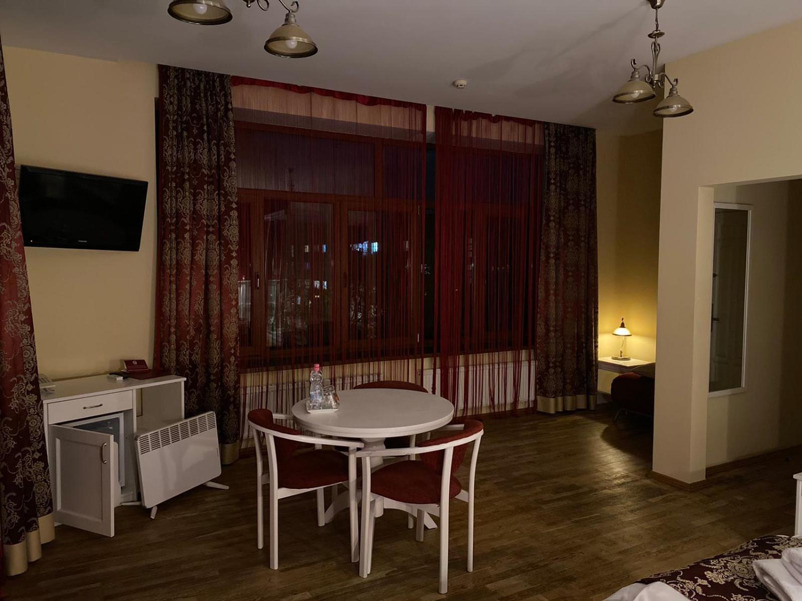 Fontush Boutique Hotel Iwano-Frankiwsk Zewnętrze zdjęcie